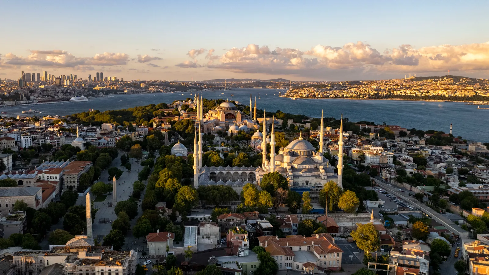 Turkey eSIM Guide: Istanbul Arrival, Cappadocia, and Data Tips